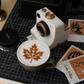 ☕ PROMO -50% ✨ Appareil Photo Rétro Coffee Art — 30 Pochoirs pour Latte Art 📸