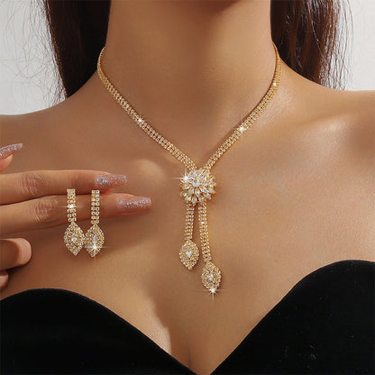 🏆 50 % DE RÉDUCTION EN CE MOMENT ! 💐 Ensemble collier et boucles d'oreilles « Fleur en zircon » pour femme 💍