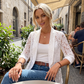 👗 50 % DE RÉDUCTION EN CE MOMENT ! ✨Blazer féminin élégant en dentelle à motifs floraux – Une pièce élégante et légère, idéale du bureau à la soirée✨
